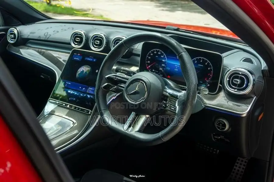 Mercedes Benz C200 Premium Plus 2025