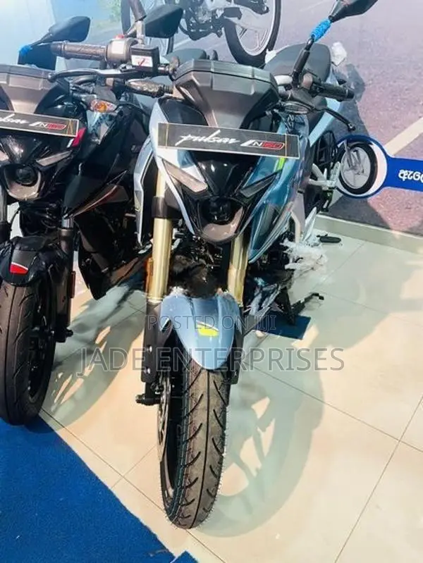 Bajaj Pulsar N160 Premium 2026
