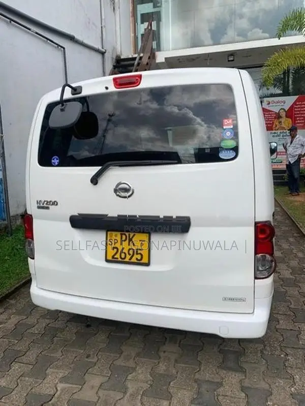 Nissan NV200 2015
