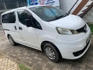 Nissan NV200 2015