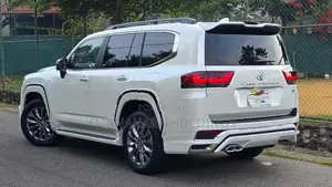 Toyota Land Cruiser Sahara LC300 ZX 2025