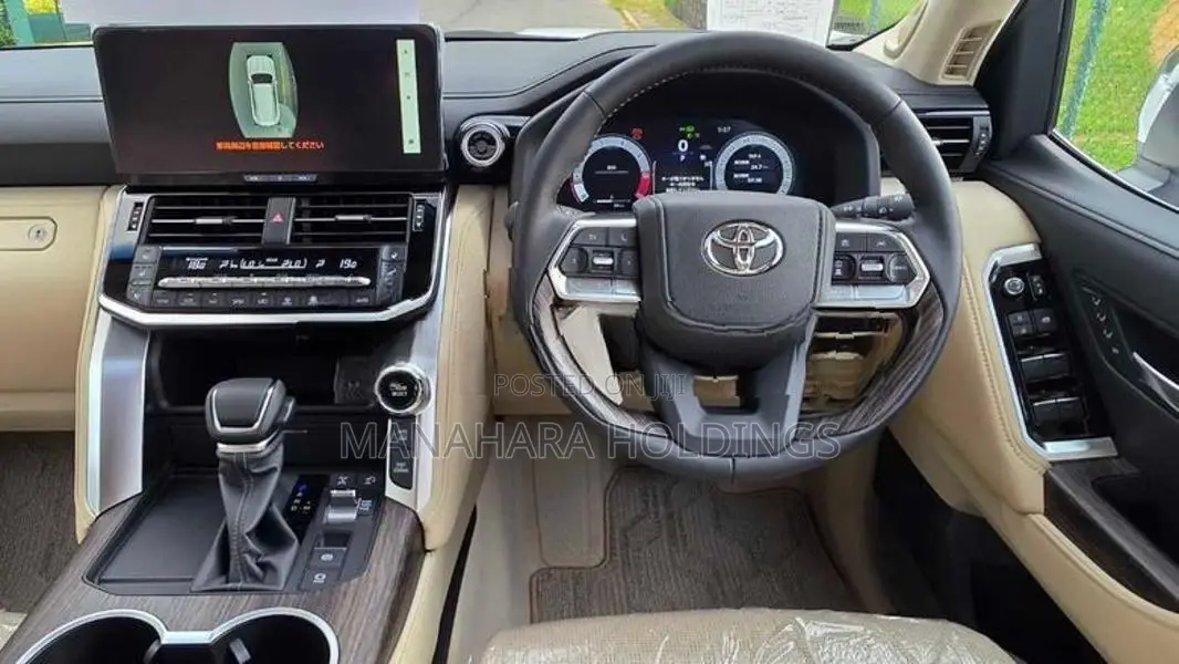 Toyota Land Cruiser Sahara LC300 ZX 2025
