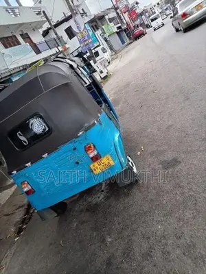 Bajaj RE 2005