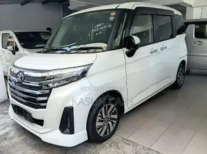 Toyota Roomy Custom G 2025