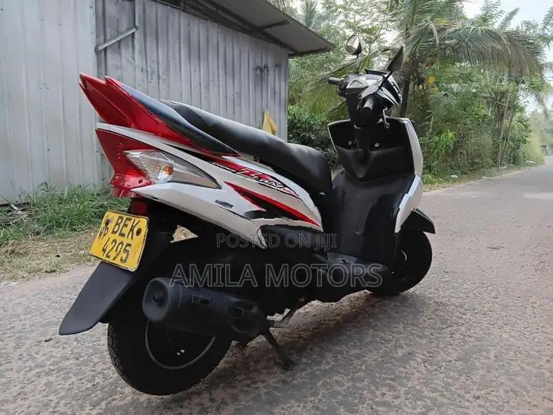 Yamaha Ray 2016