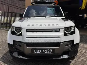 Land Rover Defender P300 X Dynamic SE 2025