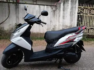 Yamaha Ray 2016