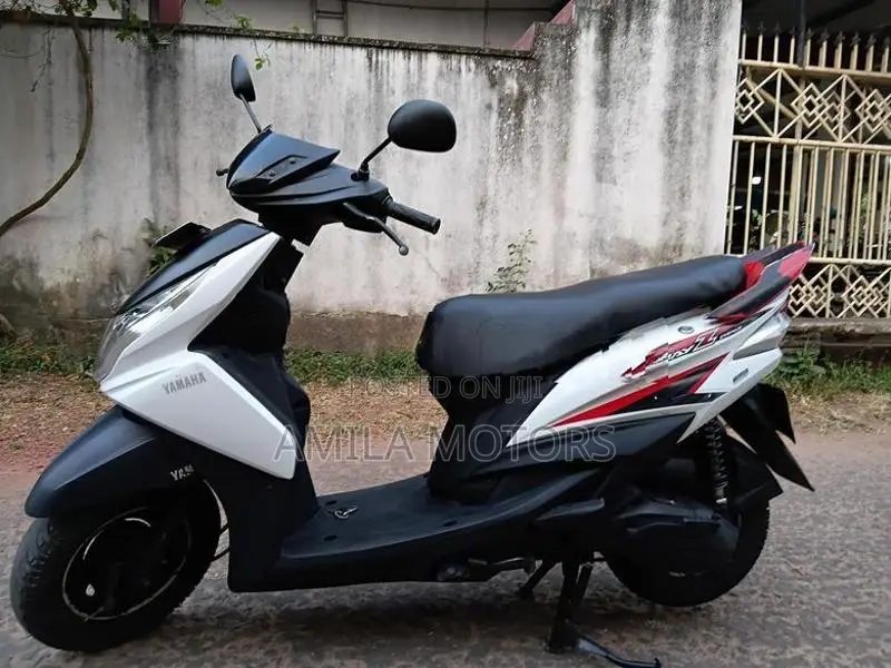 Yamaha Ray 2016