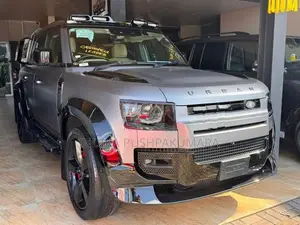 Land Rover Defender P300 HSE Urban 2023