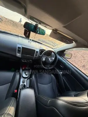 Mitsubishi Outlander 2011