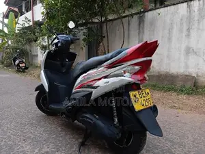 Yamaha Ray 2016