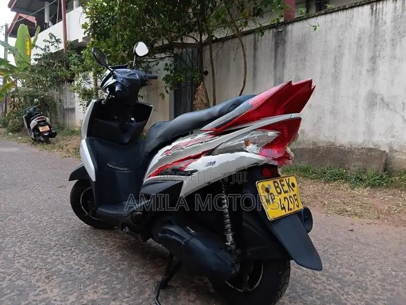 Yamaha Ray 2016