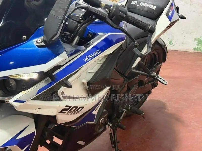 Bajaj Pulsar RS200 2018