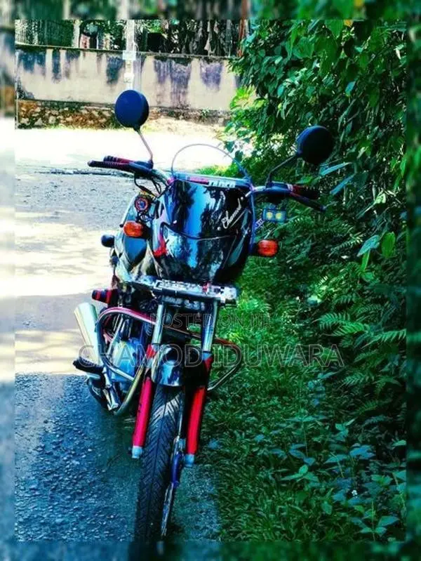Bajaj CT100 2016