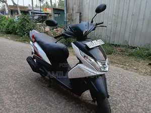 Yamaha Ray 2016