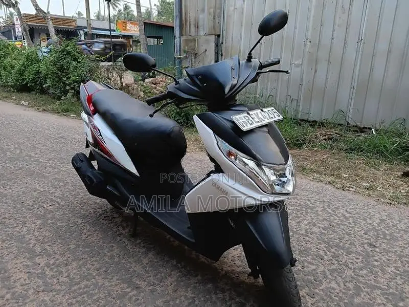 Yamaha Ray 2016