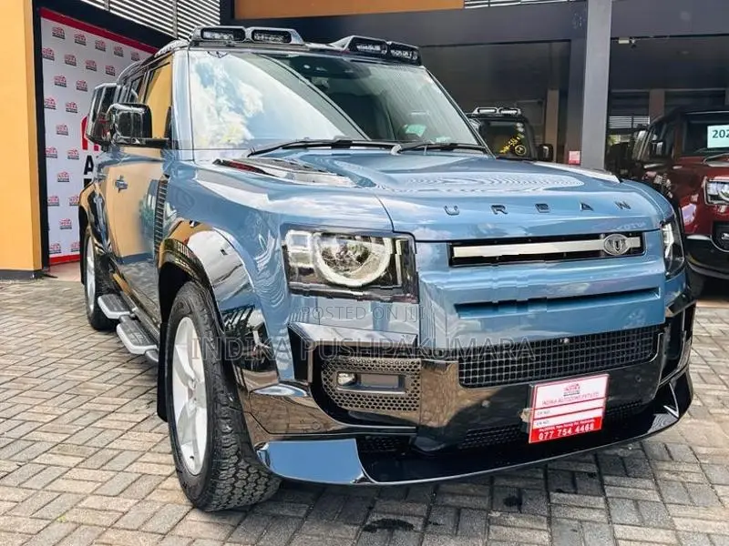 Land Rover Defender P300 7 Seater l 2023