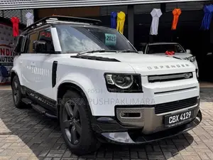Land Rover Defender P300 X Dynamic SE 2025