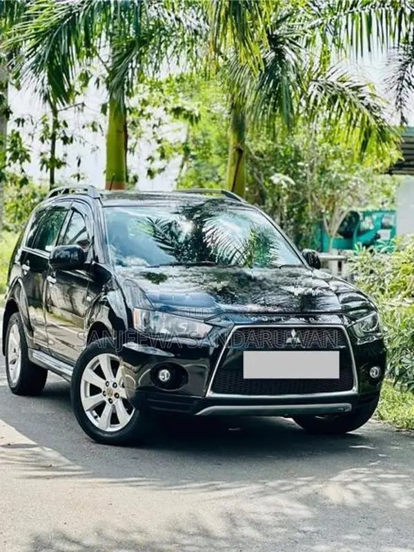 Mitsubishi Outlander 2011