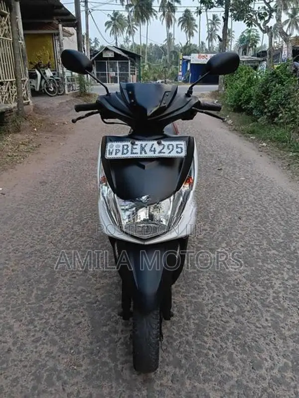 Yamaha Ray 2016