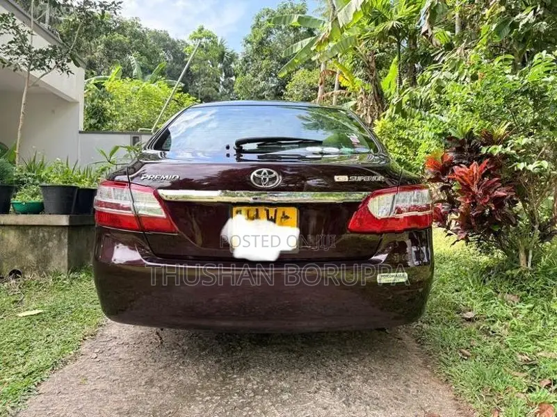 Toyota Premio 2013