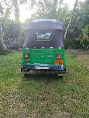 Bajaj RE 2005