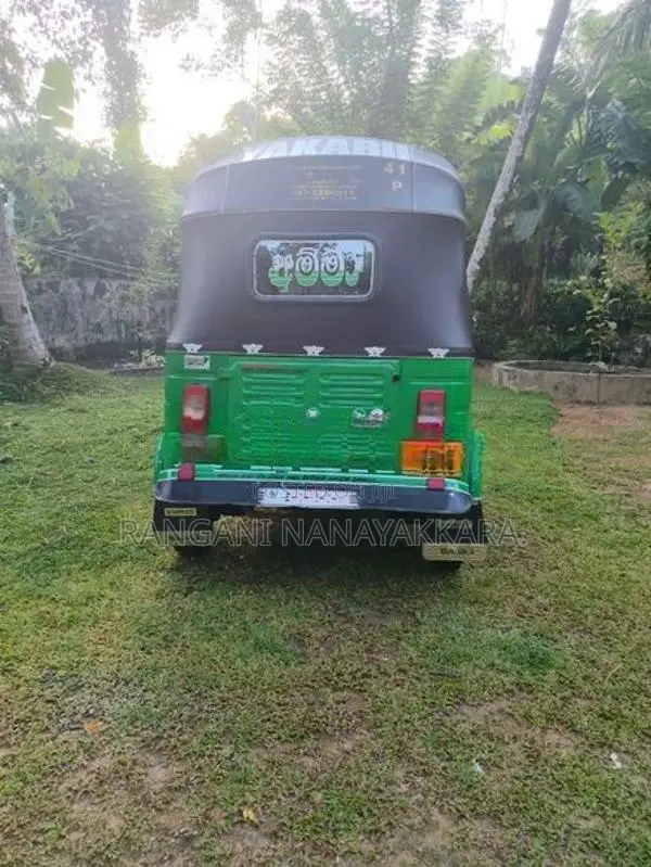 Bajaj RE 2005