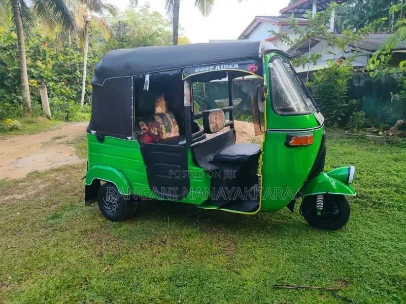 Bajaj RE 2005