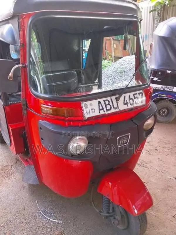 Bajaj RE 2019