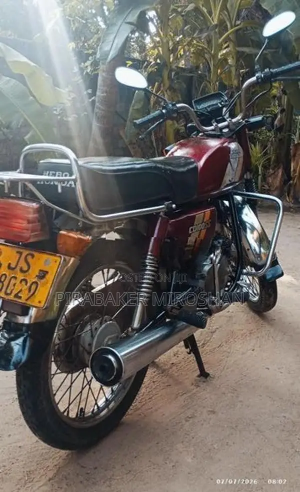 Hero CD 100 2001