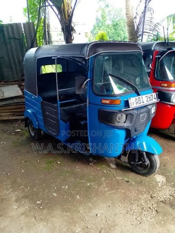 Bajaj RE 2015