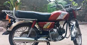 Hero CD 100 2001