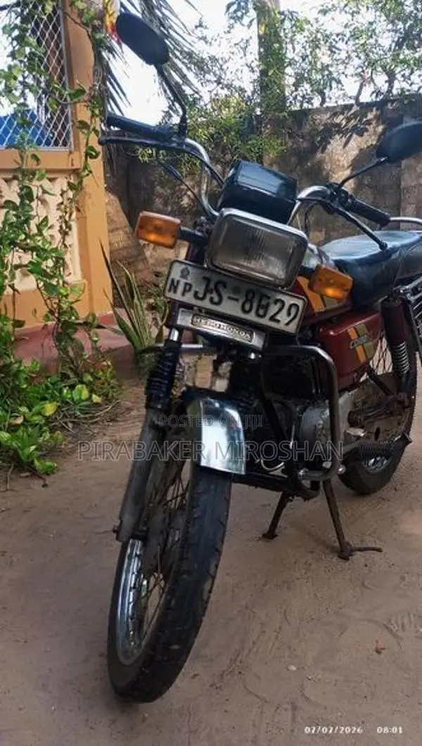 Hero CD 100 2001