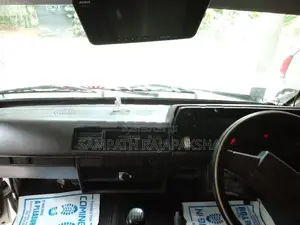 Nissan Vanette 1990