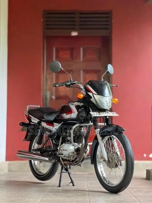 Bajaj CT100 2005
