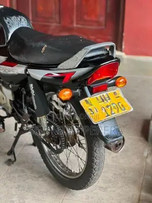 Bajaj CT100 2005