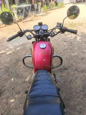 Suzuki GN 125 senaro 2023