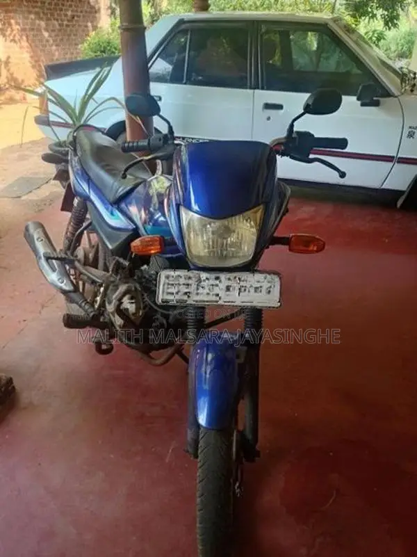 Bajaj Platina 100 ES 2016