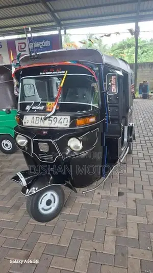 Bajaj RE 2016
