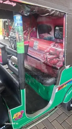 Bajaj RE 4stroke 2010