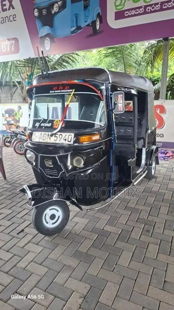 Bajaj RE 2016