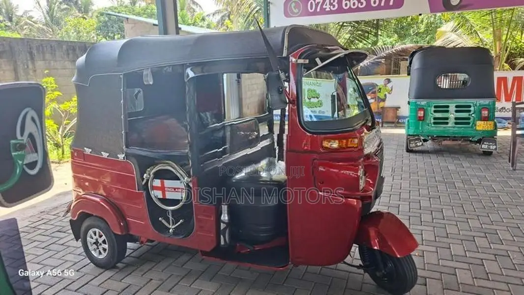 Bajaj RE 4Strok 2018