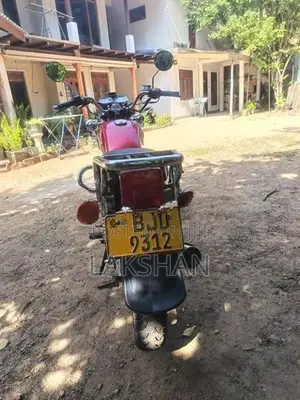 Suzuki GN 125 senaro 2023