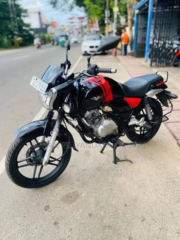 Bajaj V15 2016
