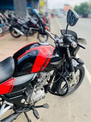 Bajaj V15 2016