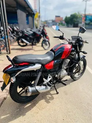 Bajaj V15 2016