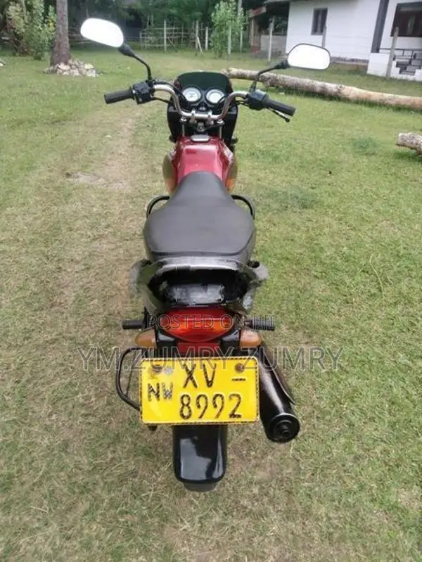 Bajaj Platina 100 2012