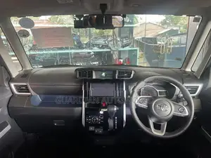 Toyota Roomy 2023