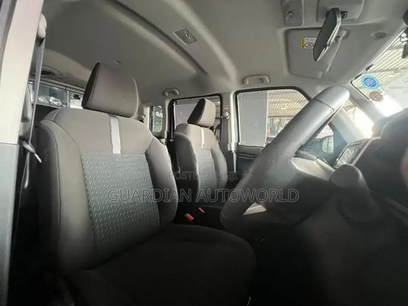 Toyota Roomy 2023