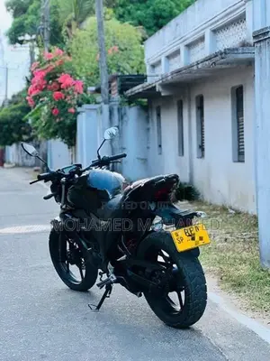 Suzuki Gixxer black 2016